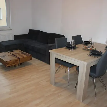 Geraumiges, Gemutliches Und Zentrales Apartment